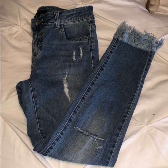Forever 21 Denim - Frayed hem light wash jeans